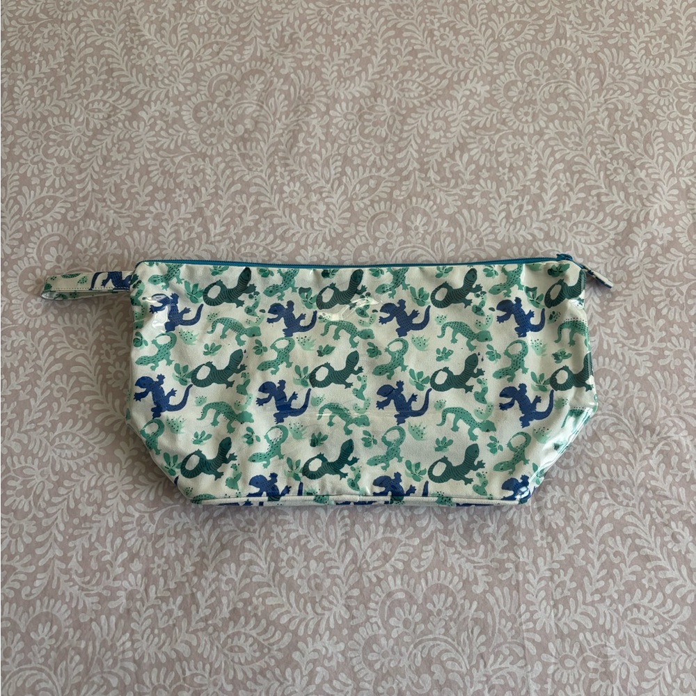 Roller Rabbit Lizard Toiletry Case